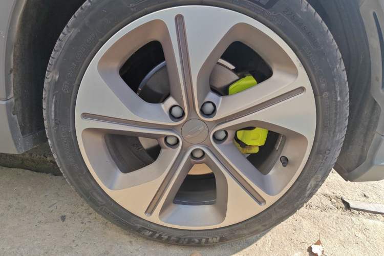 Used Geometry C 2021 C550 Cube Edition Right Front Wheel Hub