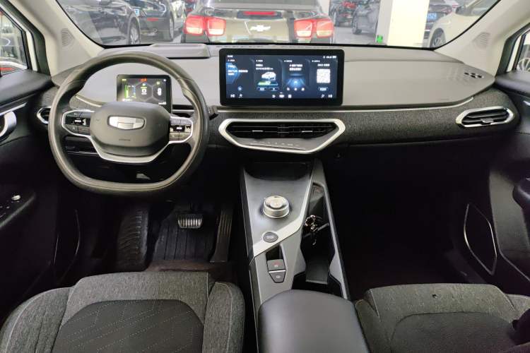 Used Geometry C 2021 C400 Cubic Edition Center Console
