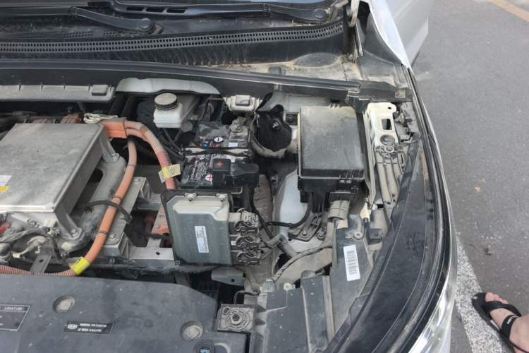 Used Geometry C 2021 C550 Power Edition Engine Bay Left