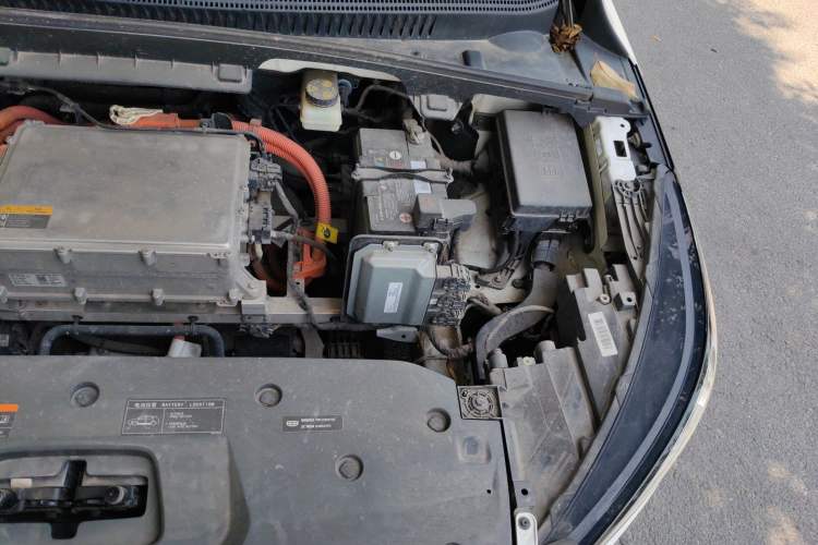 Used Geometry C 2021 C550 Cube Edition Engine Bay Left