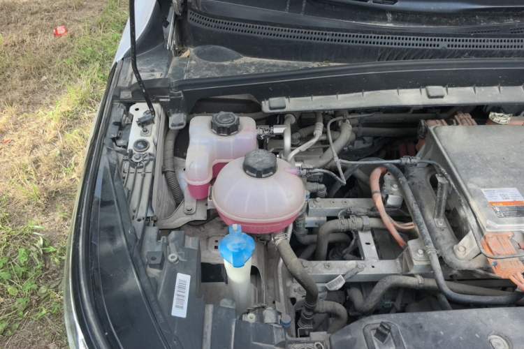 Used Geometry C 2021 C550 Power Edition Engine Bay Right