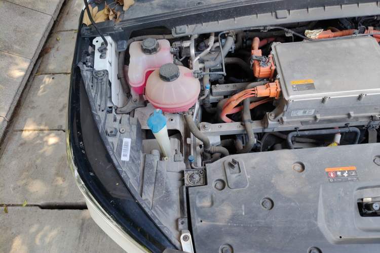 Used Geometry C 2021 C550 Cube Edition Engine Bay Right