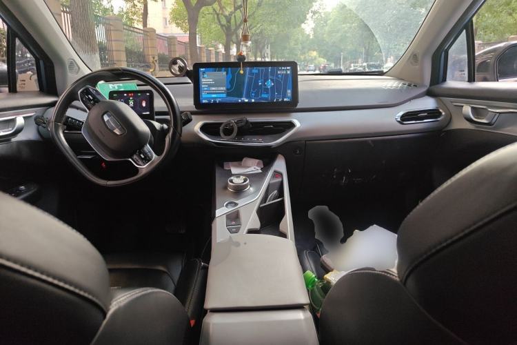 Used Geometry C 2022 550KM Grapefruit Halo Center Console