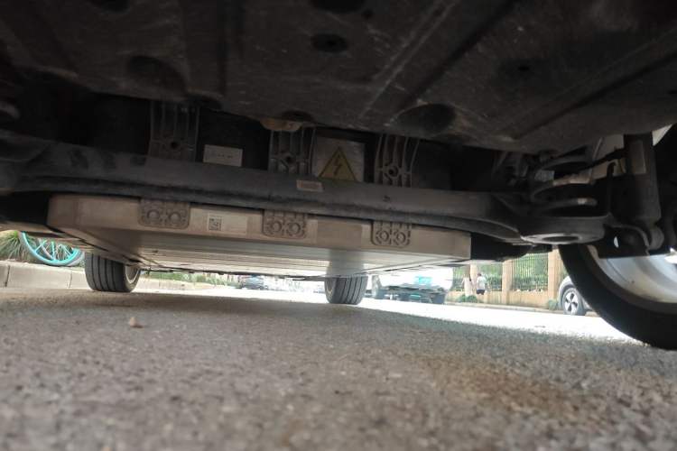 Used Geometry C 2022 550KM Grapefruit Halo Chassis Rear