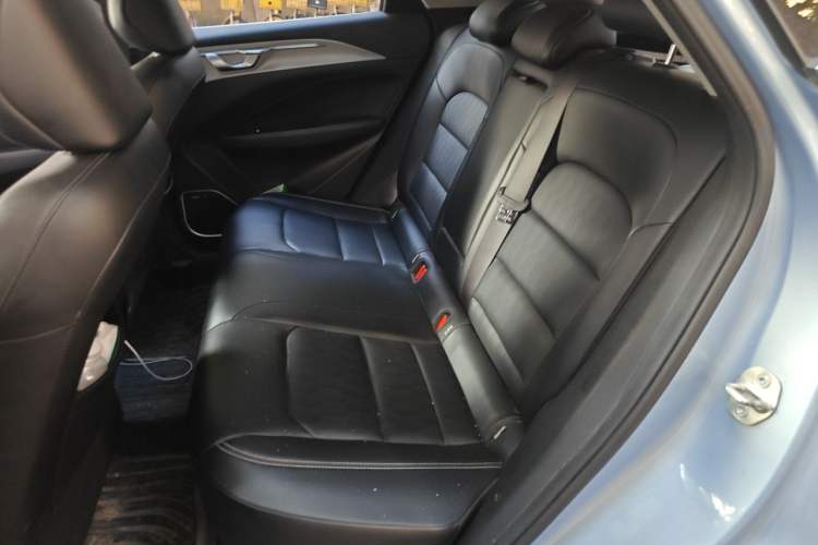 Used Geometry C 2022 550KM Grapefruit Halo Left Rear Seat