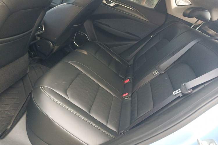 Used Geometry C 2022 400KM Commuter Version Left Rear Seat