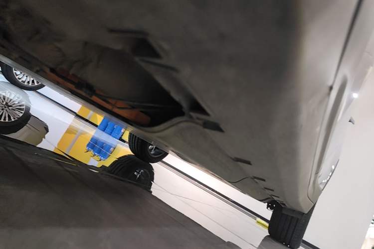 Used Geometry C 2022 Blueberry C400 Left Side Sill