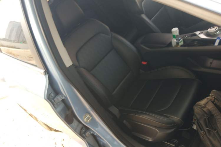 Used Geometry C 2022 400KM Commuter Version Right Front Seat
