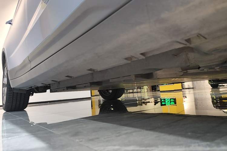 Used Geometry C 2022 Blueberry C400 Right Side Sill