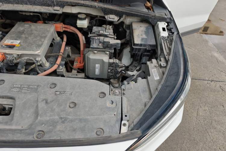 Used Geometry C 2022 Grape C550 Engine Bay Left
