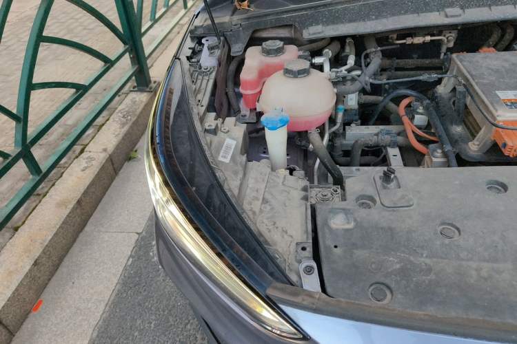 Used Geometry C 2022 Grape C550 Engine Bay Right