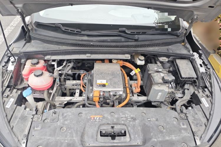 Used Geometry C 2022 400KM Blueberry Pro Engine Bay
