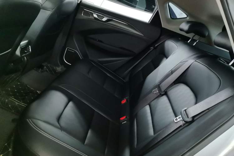 Used Geometry C 2022 400KM Blueberry Pro Left Rear Seat