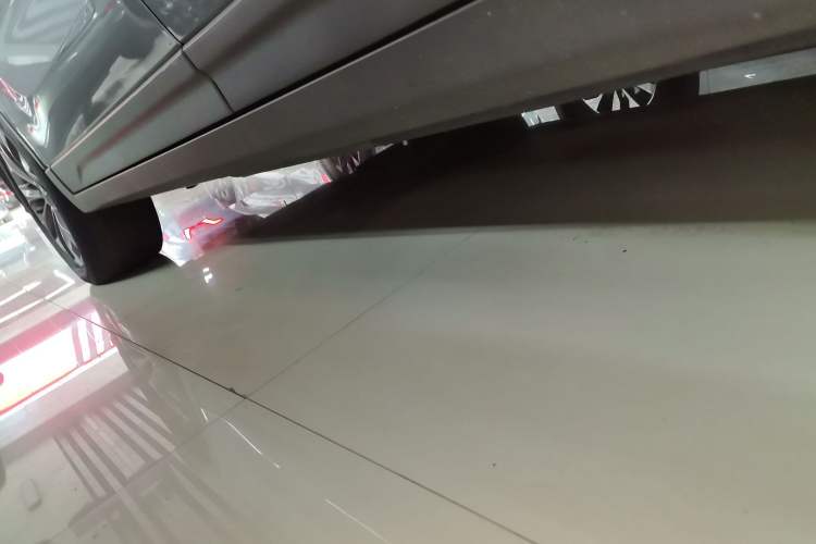 Used Geometry C 2022 400KM Blueberry Pro Left Side Sill