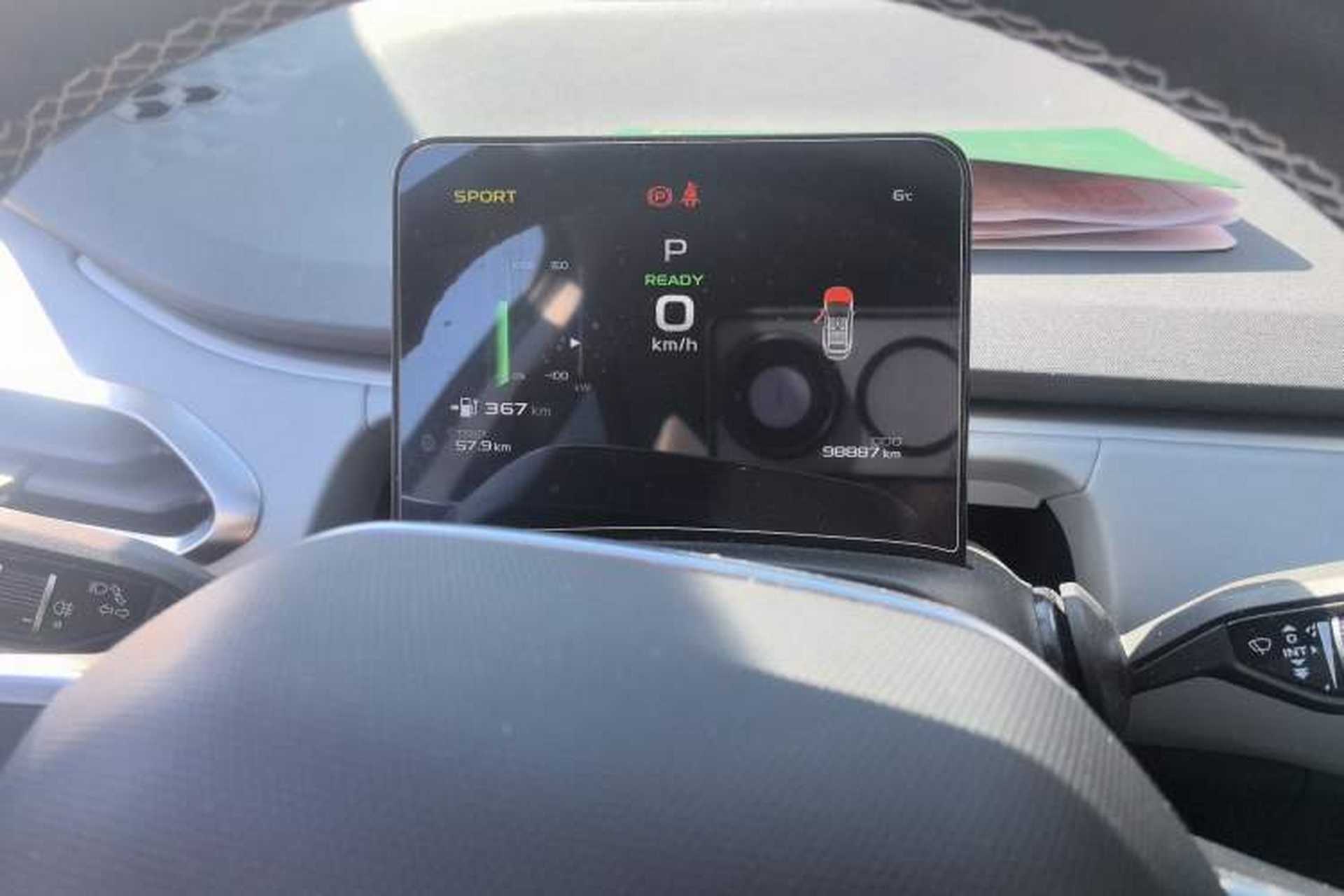 Used Geometry C 2022 550KM Grapefruit Plus Odometer Close Up