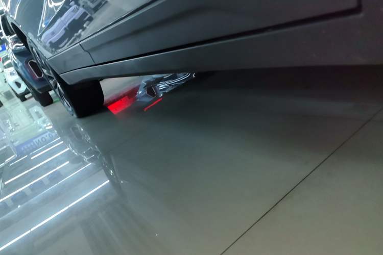 Used Geometry C 2022 400KM Blueberry Pro Right Side Sill