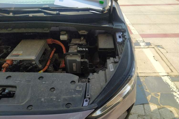 Used Geometry C 2022 Grape C550 Engine Bay Left