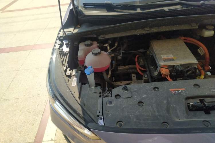 Used Geometry C 2022 Grape C550 Engine Bay Right