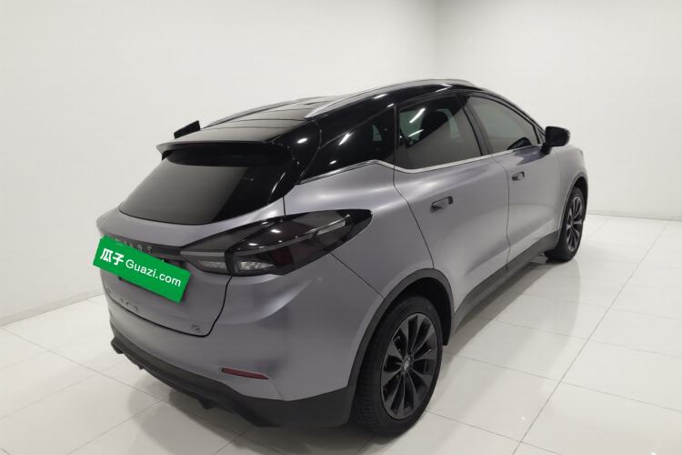 Used Geometry C 2022 550KM Grapefruit Plus Exterior 5