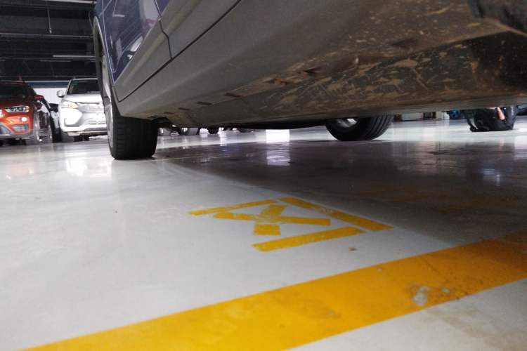 Used Geometry C 2022 Citrus C550 Left Side Sill
