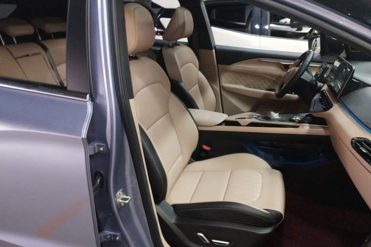 Used Geometry C 2022 Citrus C550 Right Front Seat