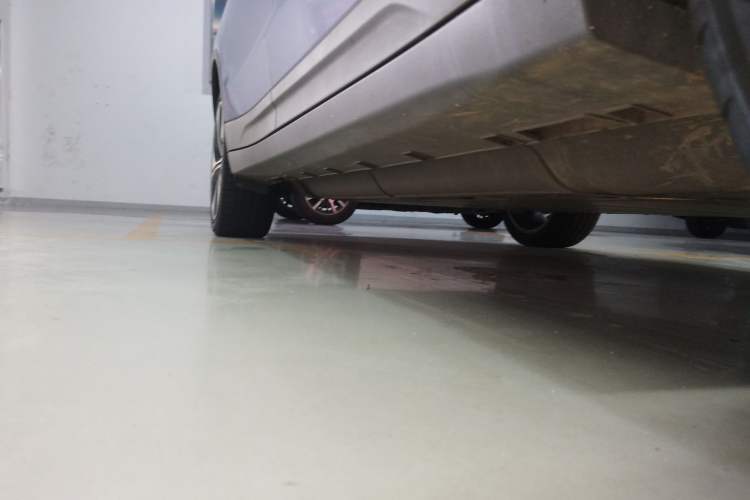 Used Geometry C 2022 Citrus C550 Right Side Sill