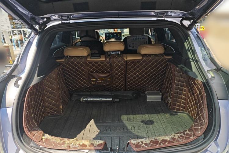 Used Geometry C 2022 550KM Grapefruit Plus Trunk