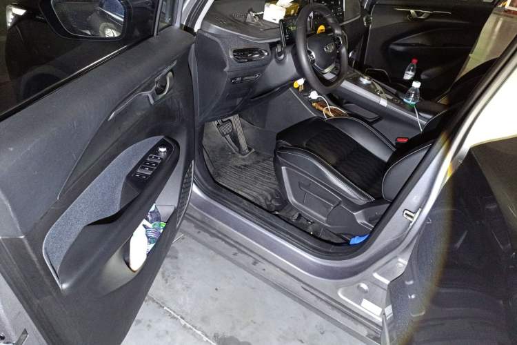 Used Geometry C 2022 Blueberry C400 Driver Seat