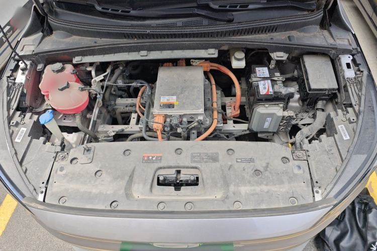 Used Geometry C 2022 400KM Commuter Version Engine Bay