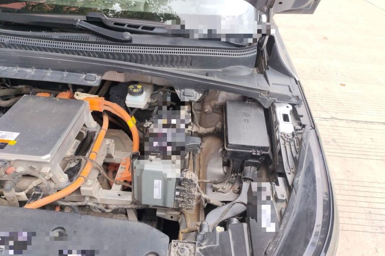Used Geometry C 2022 Blueberry C400 Engine Bay Left