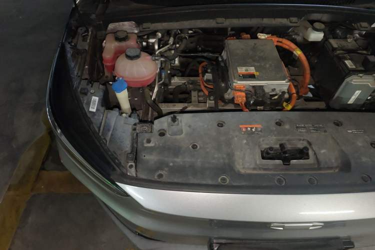 Used Geometry C 2022 400KM Blueberry Pro Engine Bay Right