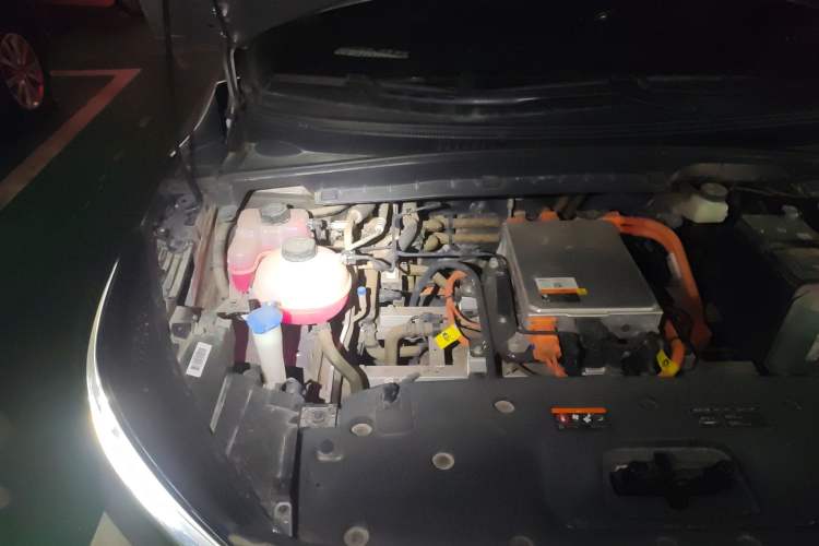 Used Geometry C 2022 Grape C550 Engine Bay Right