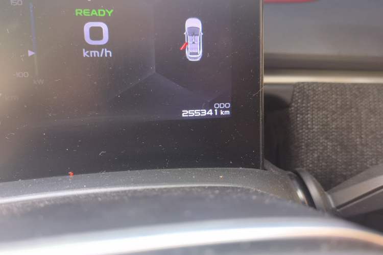 Used Geometry C 2022 400KM Blueberry Pro Odometer Close Up