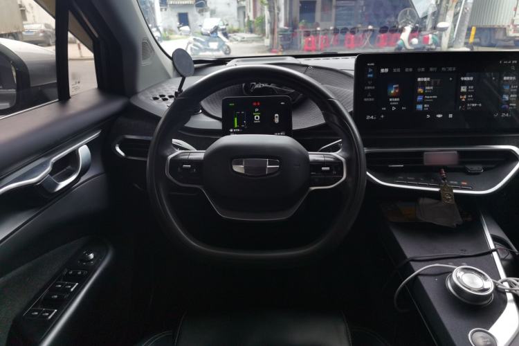 Used Geometry C 2022 400KM Commuter Version Steering Wheel
