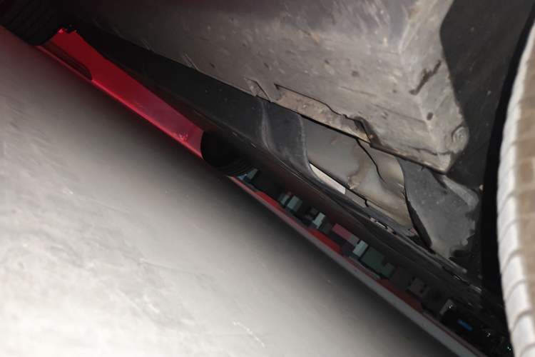 Used Geometry C 2022 550KM Grapefruit Pro Chassis Front Right
