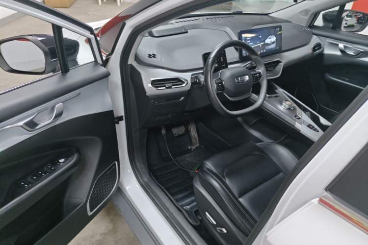 Used Geometry C 2022 550KM Grapefruit Plus Driver Seat
