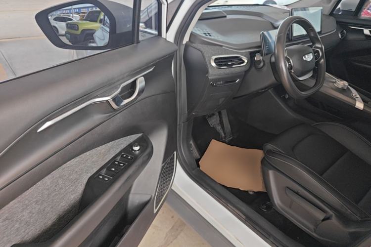Used Geometry C 2022 Blueberry C400 Driver Seat