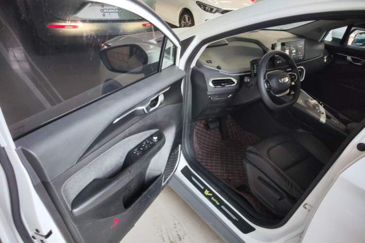 Used Geometry C 2022 Blueberry C400 Driver Seat