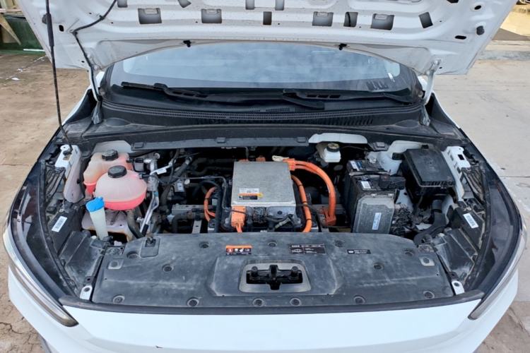 Used Geometry C 2022 400KM Commuter Version Engine Bay