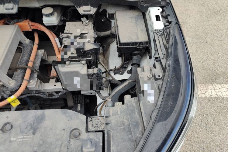 Used Geometry C 2022 Grape C550 Engine Bay Left