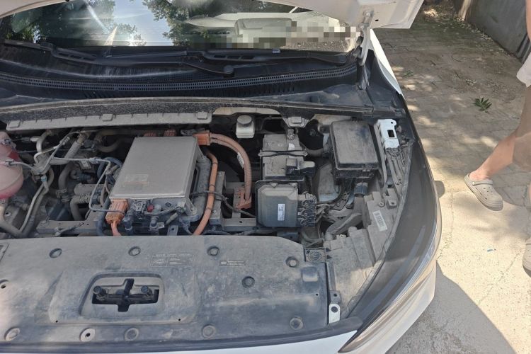 Used Geometry C 2022 Grape C550 Engine Bay Left