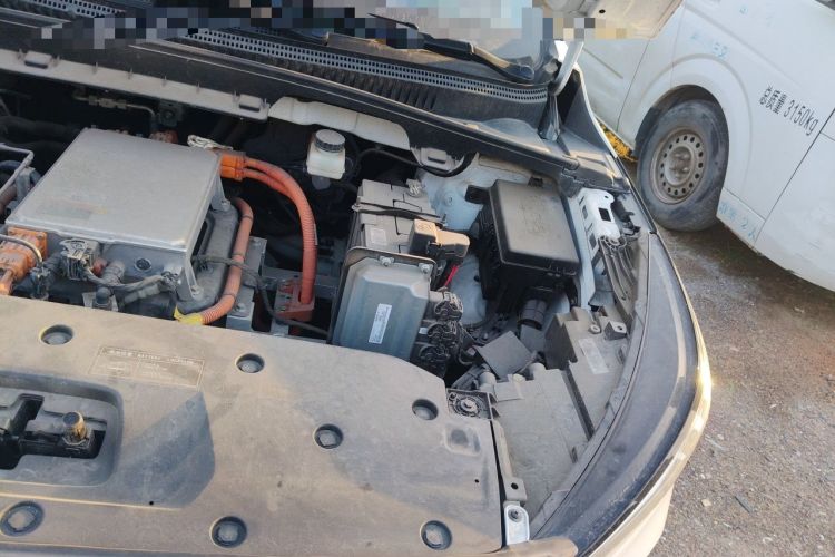 Used Geometry C 2022 Blueberry C400 Engine Bay Left