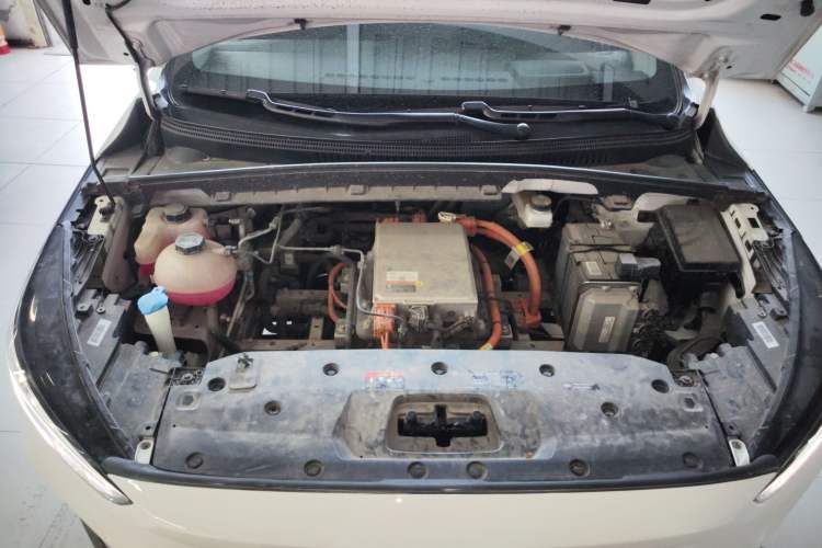 Used Geometry C 2022 Blueberry C400 Engine Bay