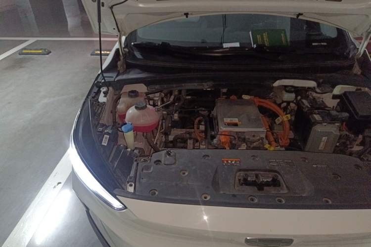 Used Geometry C 2022 Blueberry C400 Engine Bay Right