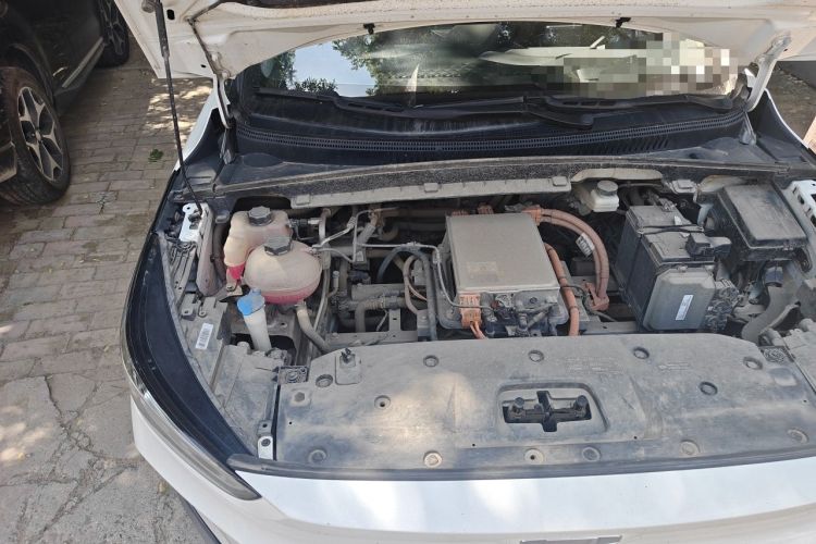 Used Geometry C 2022 Grape C550 Engine Bay Right