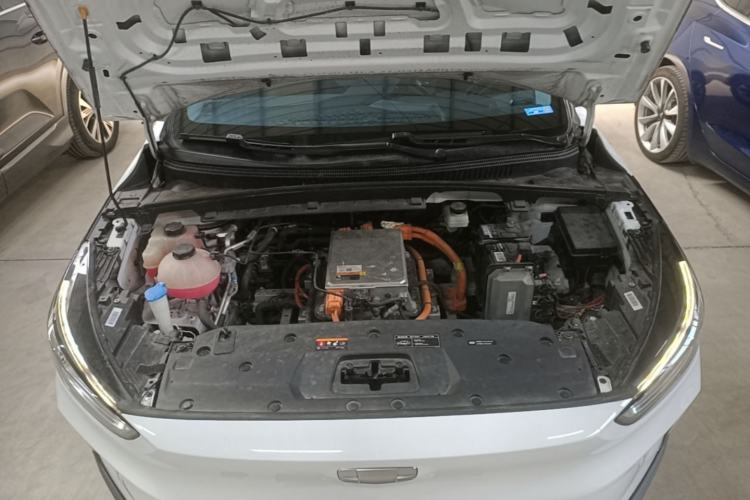 Used Geometry C 2022 400KM Commuter Version Engine Bay