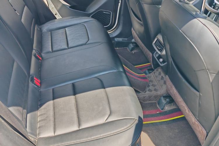 Used Geometry C 2022 Blueberry C400 Interior 3
