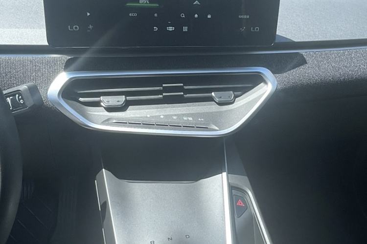Used Geometry C 2022 400KM Commuter Version Interior 3