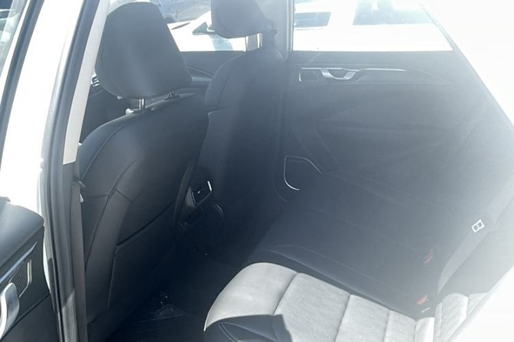 Used Geometry C 2022 400KM Commuter Version Interior 5