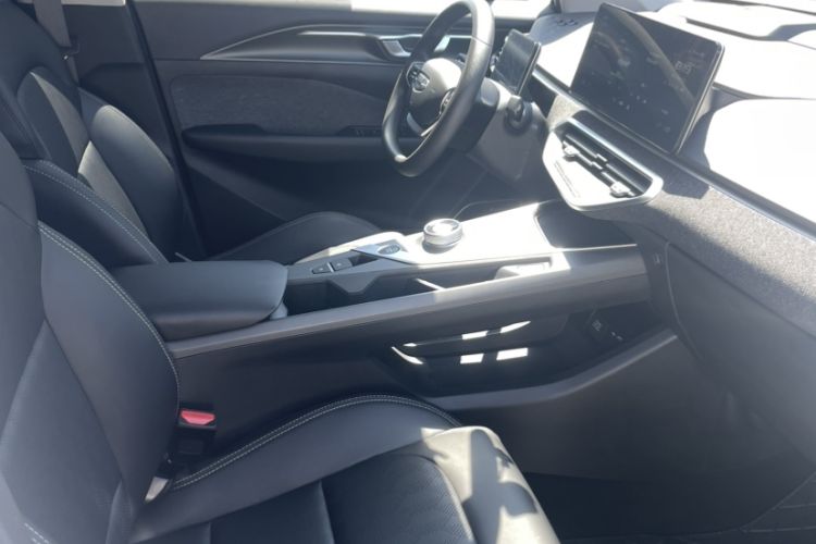 Used Geometry C 2022 400KM Commuter Version Interior 6